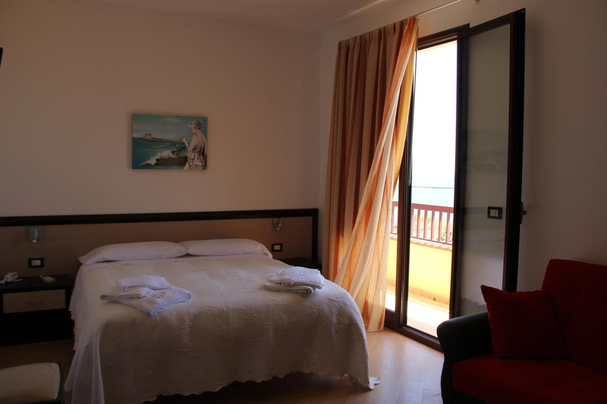Albergo Perseo Portopalo Di Capo Passero Buitenkant foto