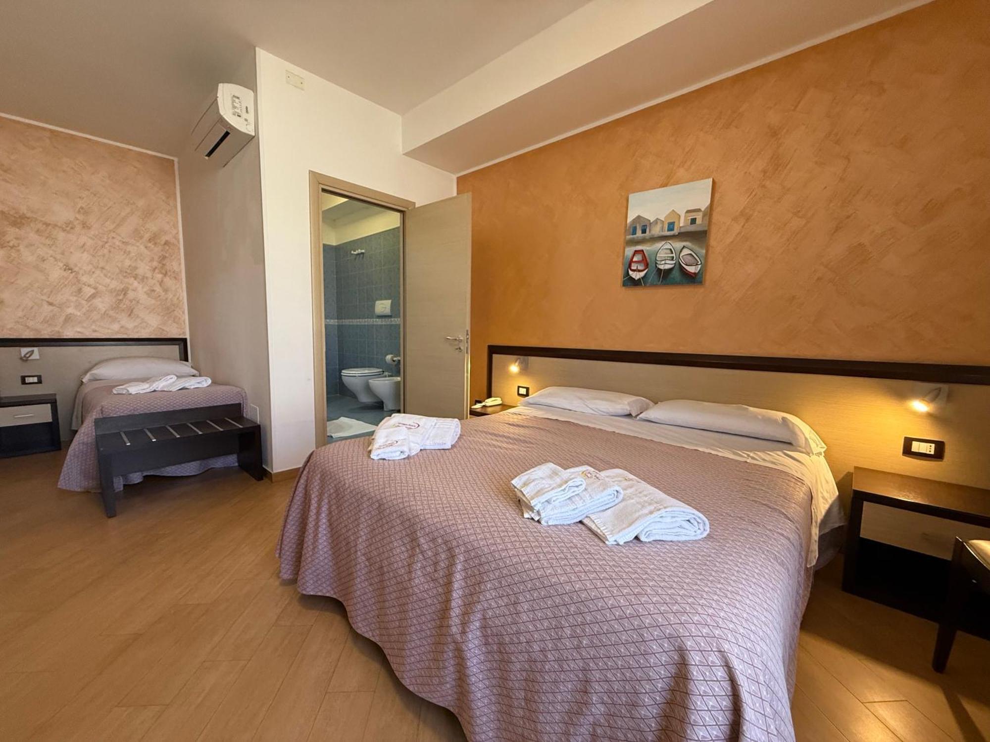 Albergo Perseo Portopalo Di Capo Passero Buitenkant foto