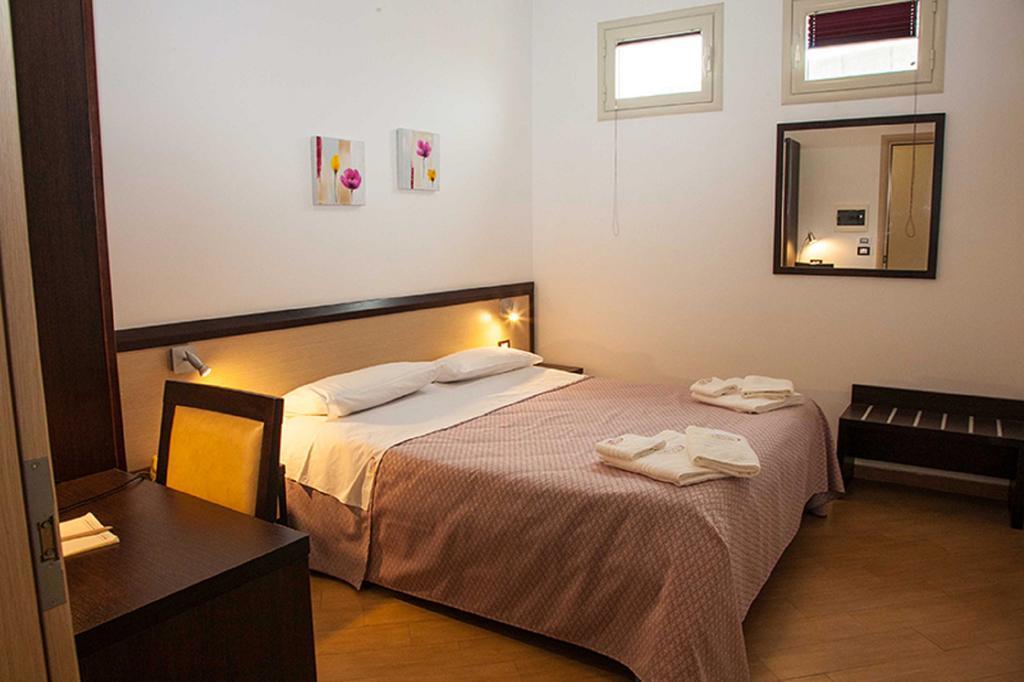 Albergo Perseo Portopalo Di Capo Passero Buitenkant foto